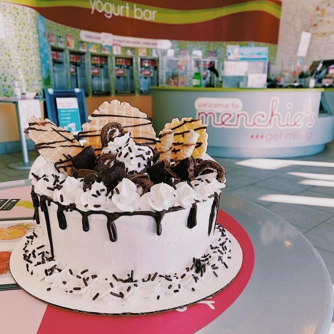 Menchie's Frozen Yogurt menus in Valencia, California, United States