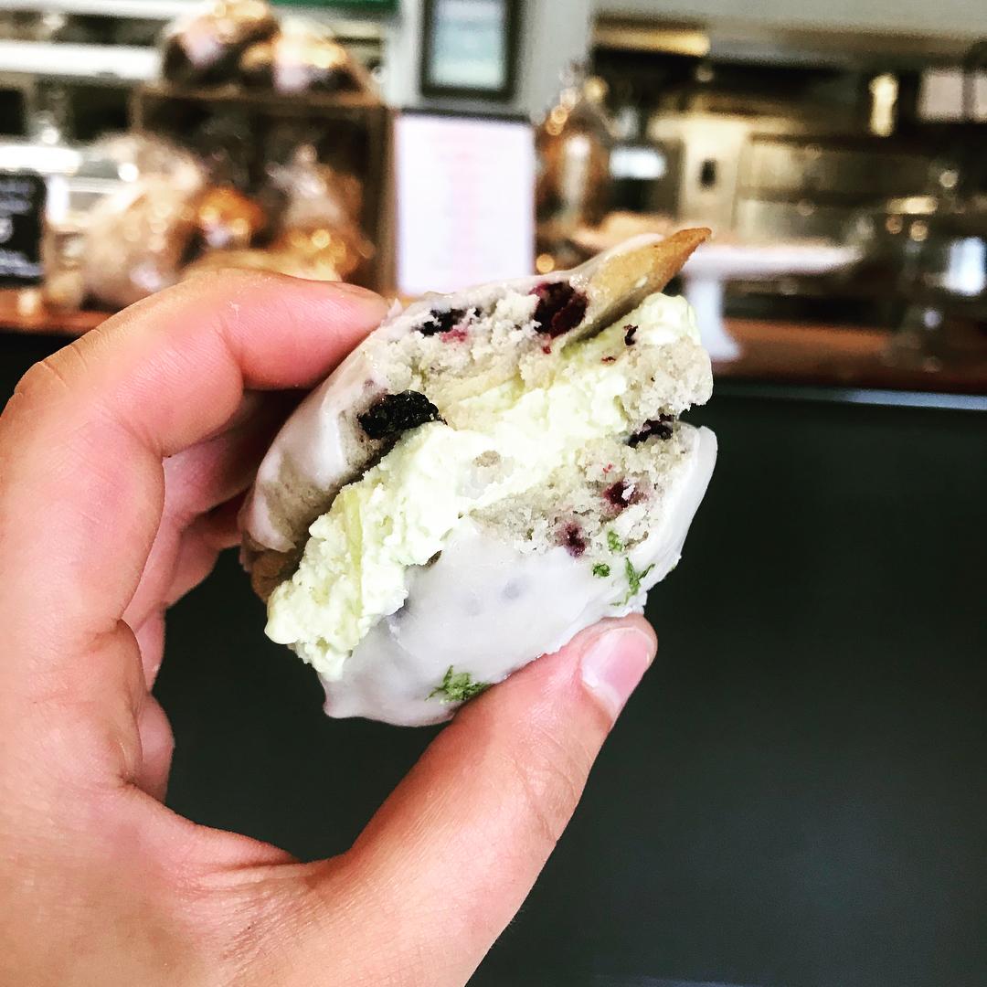 V&V Scratch Kitchen menus in Finleyville, Pennsylvania, United States