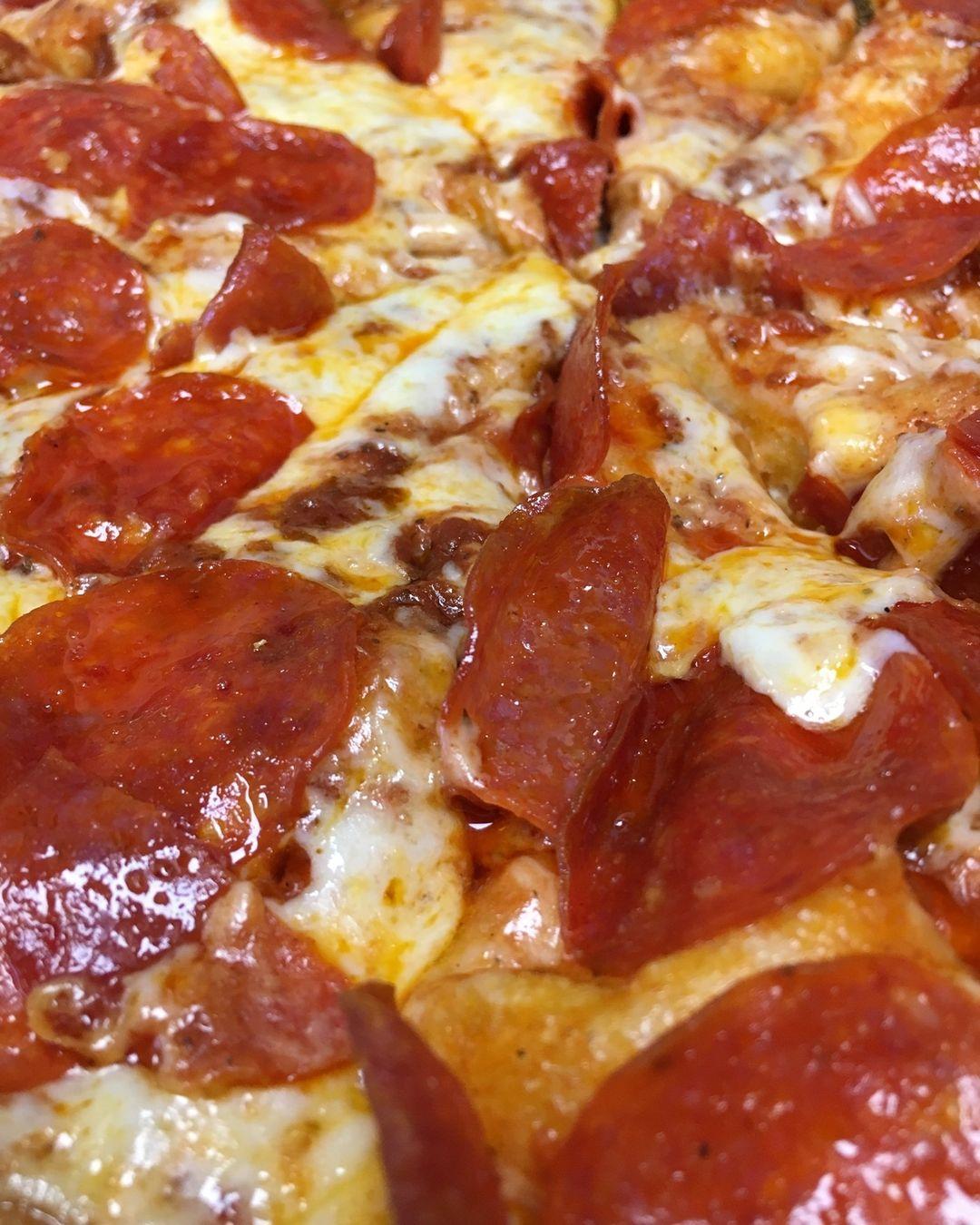 Me-n-Ed's Pizzeria menus in Hanford, California, United States