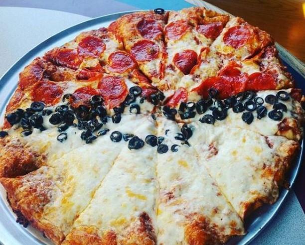 Me-n-Ed's Pizzeria menus in Hanford, California, United States