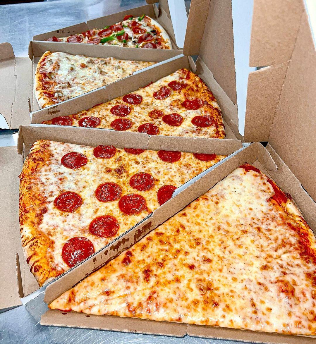 Bacci Pizza menus in Chicago, Illinois, United States