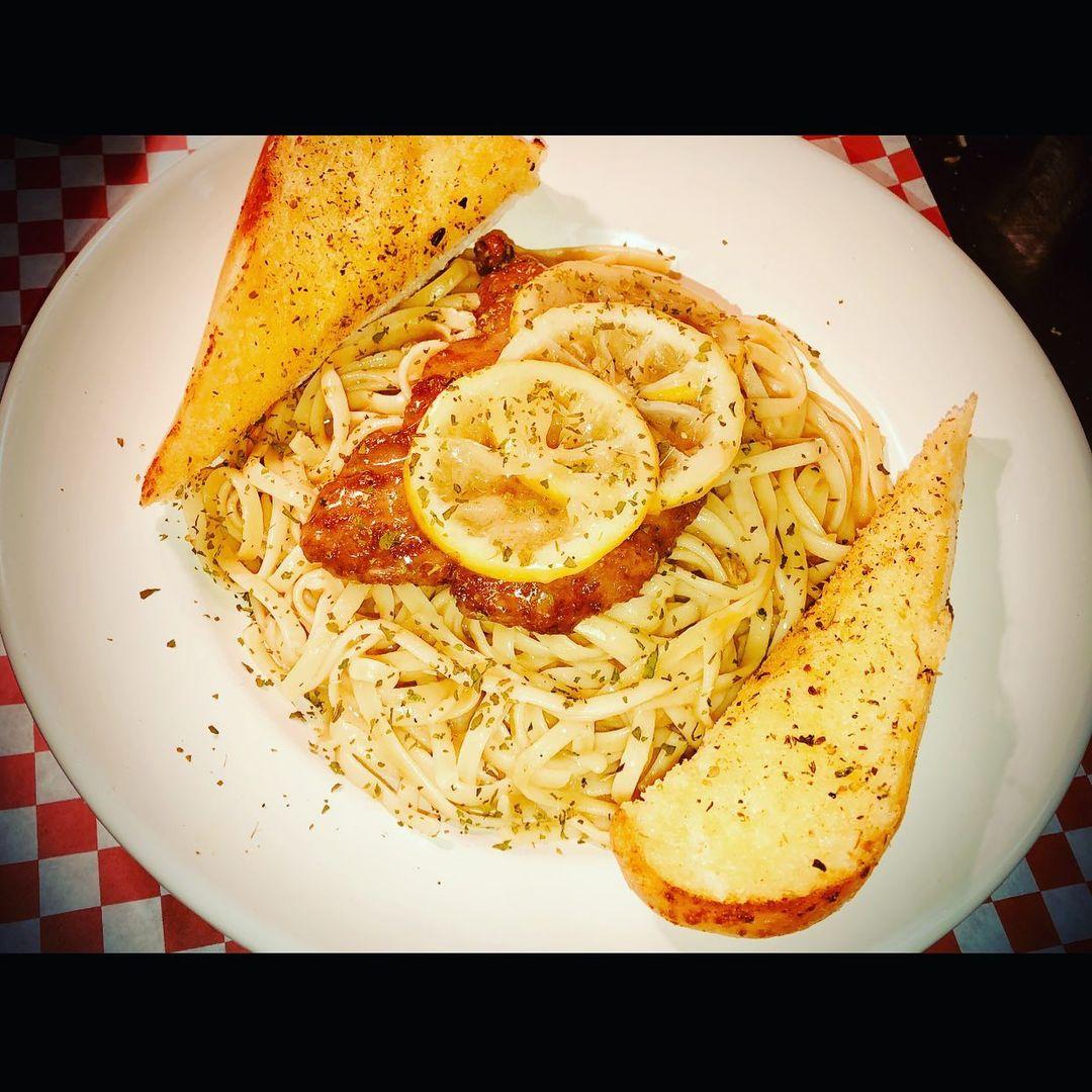 Mama T’s Italian Eatery menus in Elkhorn, Wisconsin, United States